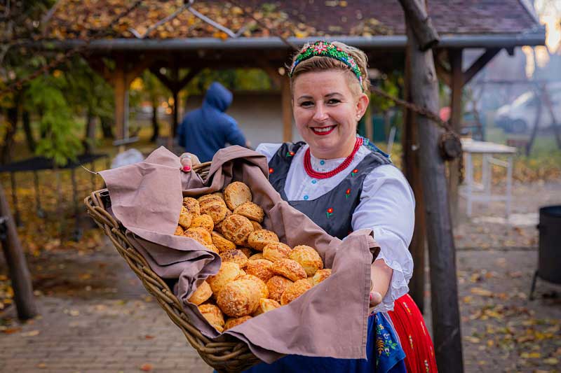 Céges csapatépítő: disznóvágás és wellness
