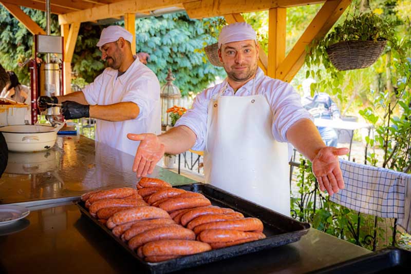 céges disznóvágás